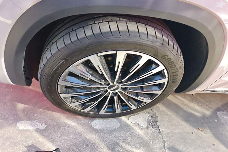 Used Geely Auto Monjaro L Intelligent Engine 2024 1.5T Galaxy Edition Left Front Wheel Hub