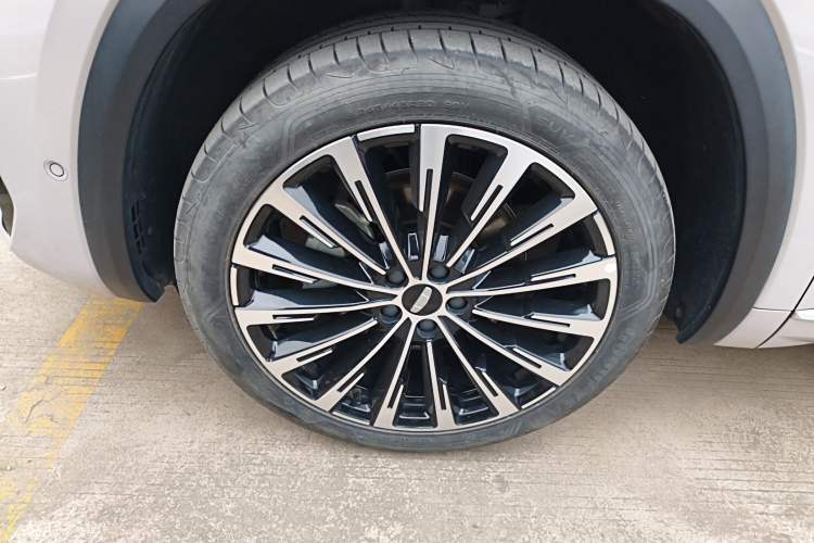 Used Geely Auto Monjaro L Intelligent Engine 2024 1.5T Tiangong Edition Left Front Wheel Hub