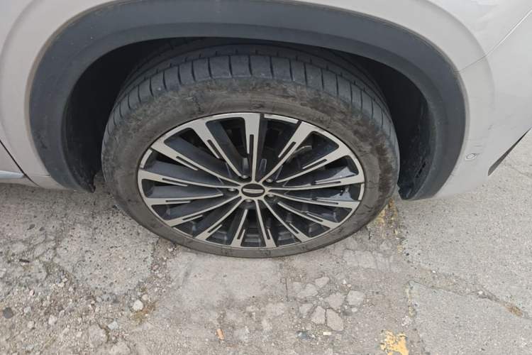 Used Geely Auto Monjaro L Intelligent Engine 2024 1.5T Tiangong Edition Right Front Wheel Hub