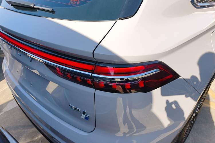 Used Geely Auto Monjaro L Intelligent Engine 2024 1.5T Galaxy Edition Right Rear Taillight