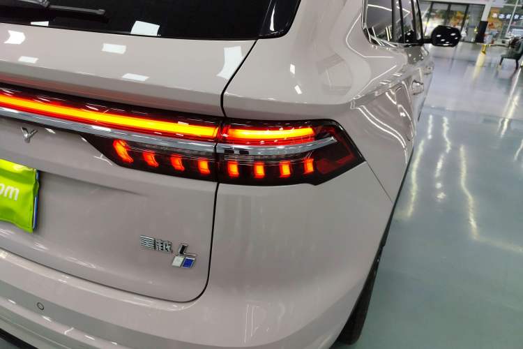 Used Geely Auto Monjaro L Intelligent Engine 2024 1.5T Tiangong Edition Right Rear Taillight