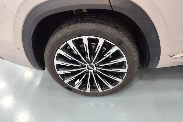Used Geely Auto Monjaro L Intelligent Engine 2024 1.5T Tiangong Edition Right Rear Wheel Hub