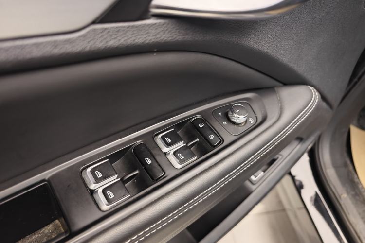 Used Geely Auto Monjaro New Energy 2019 Updated 400T YAOXINGER Pure Electric Range of 56 KM Interior 2