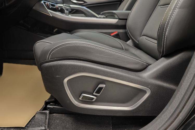 Used Geely Auto Monjaro New Energy 2019 Updated 400T YAOXINGER Pure Electric Range of 56 KM Interior 6