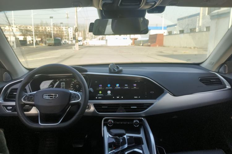 Used Geely Auto Monjaro New Energy 2019 Updated Version 400T Yuxingzhe Pure Electric Range of 80 KM Center Console