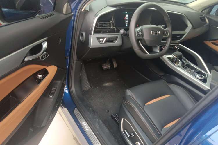 Used Geely Auto Monjaro New Energy 2019 Updated Version 400T Yuxingzhe Pure Electric Range of 80 KM Driver Seat