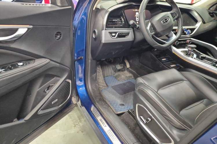 Used Geely Auto Monjaro New Energy 2019 400T YAOXINGZHE Pure Electric Range 80 KM Driver Seat