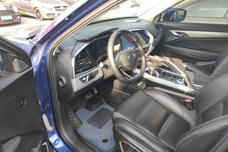 Used Geely Auto Monjaro New Energy 2019 400T YAOXINGZHE Pure Electric Range 80 KM Driver Seat