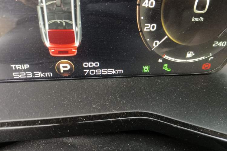 Used Geely Auto Monjaro New Energy 2019 Updated Version 400T Yuxingzhe Pure Electric Range of 80 KM Odometer Close Up