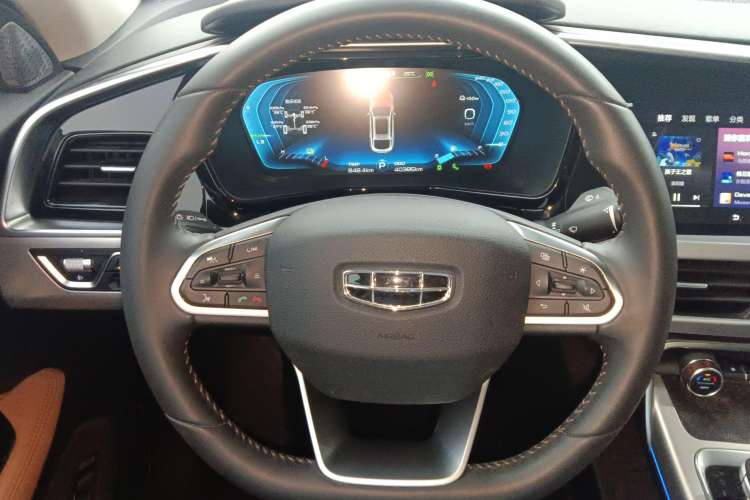 Used Geely Auto Monjaro New Energy 2019 Updated Version 400T Yuxingzhe Pure Electric Range of 80 KM Steering Wheel