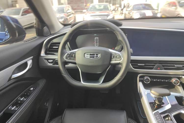 Used Geely Auto Monjaro New Energy 2019 400T YAOXINGZHE Pure Electric Range 80 KM Steering Wheel