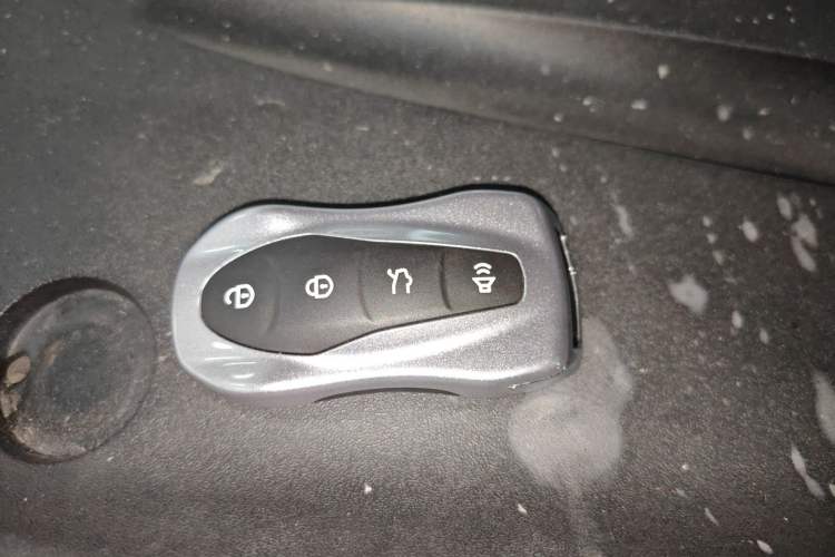 Used Geely Auto Monjaro New Energy 2019 400T YAOXINGZHE Pure Electric Range 80 KM Vehicle Key