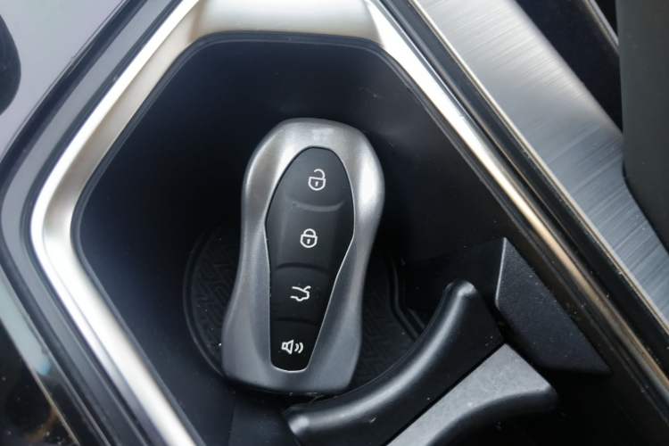 Used Geely Auto Monjaro New Energy 2019 Updated Version 400T Yuxingzhe Pure Electric Range of 80 KM Vehicle Key