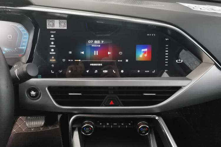 Used Geely Auto Monjaro New Energy 2019 400T YAOXINGER Pure Electric Range 56 km Audio And AC Panel