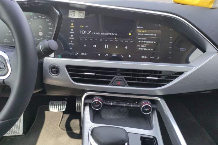 Used Geely Auto Monjaro New Energy 2019 Updated 400T YAOXINGER Pure Electric Range of 56 KM Audio And AC Panel