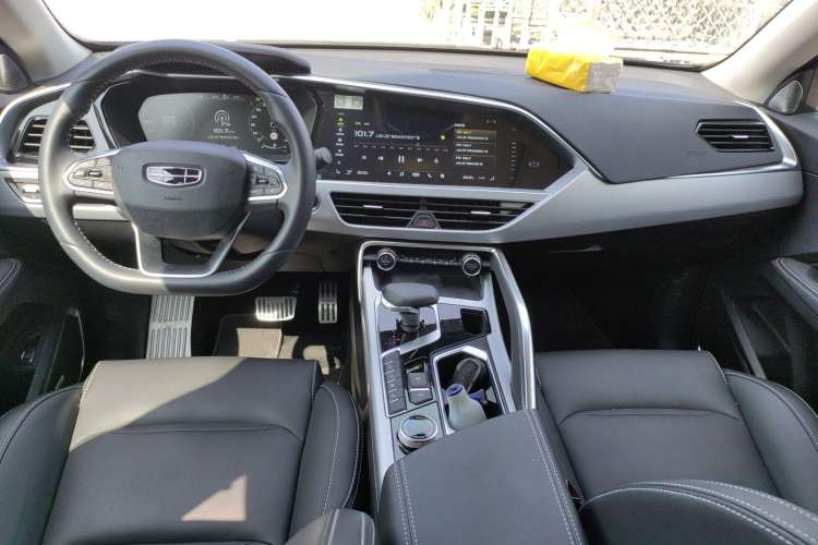 Used Geely Auto Monjaro New Energy 2019 Updated 400T YAOXINGER Pure Electric Range of 56 KM Center Console