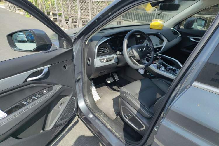 Used Geely Auto Monjaro New Energy 2019 Updated 400T YAOXINGER Pure Electric Range of 56 KM Driver Seat