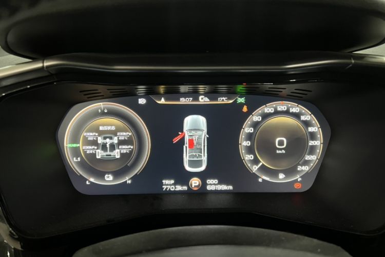 Used Geely Auto Monjaro New Energy 2019 400T YAOXINGER Pure Electric Range 56 km Odometer Close Up