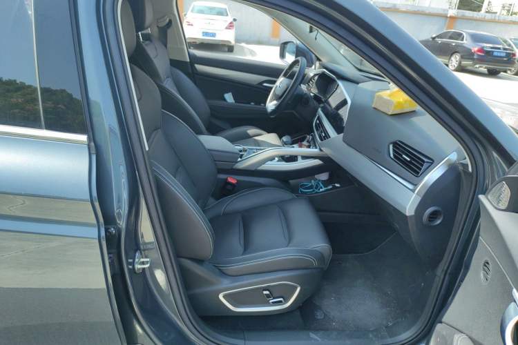 Used Geely Auto Monjaro New Energy 2019 Updated 400T YAOXINGER Pure Electric Range of 56 KM Right Front Seat