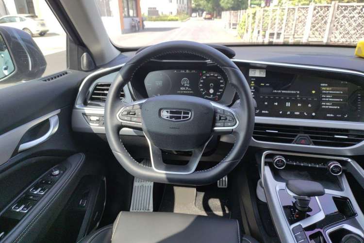 Used Geely Auto Monjaro New Energy 2019 Updated 400T YAOXINGER Pure Electric Range of 56 KM Steering Wheel