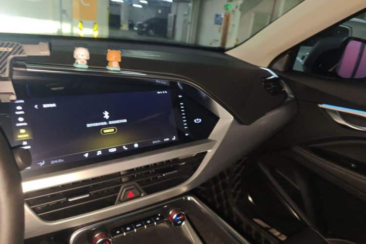 Used Geely Auto Monjaro New Energy 2019 400T YAOXINGZHE Pure Electric Range 80 KM Audio And AC Panel