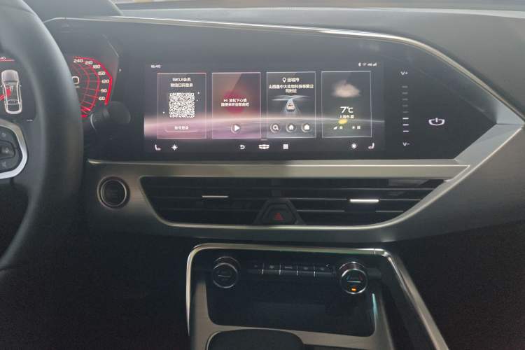 Used Geely Auto Monjaro New Energy 2019 Updated Version 400T YAOXINGER Pure Electric Range 80 KM Audio And AC Panel