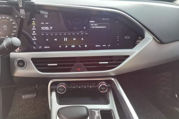 Used Geely Auto Monjaro New Energy 2019 400T YAOXINGZHE Pure Electric Range 80 KM Audio And AC Panel