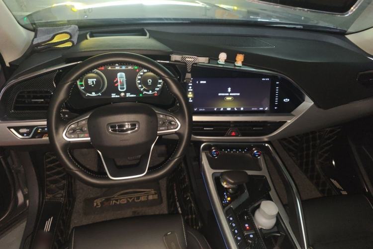 Used Geely Auto Monjaro New Energy 2019 400T YAOXINGZHE Pure Electric Range 80 KM Center Console
