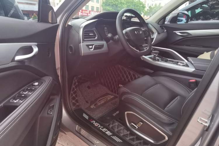 Used Geely Auto Monjaro New Energy 2019 400T YAOXINGZHE Pure Electric Range 80 KM Driver Seat