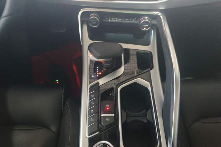 Used Geely Auto Monjaro New Energy 2019 Updated Version 400T YAOXINGER Pure Electric Range 80 KM Gear Lever