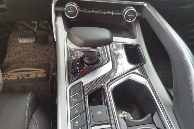 Used Geely Auto Monjaro New Energy 2019 400T YAOXINGZHE Pure Electric Range 80 KM Gear Lever