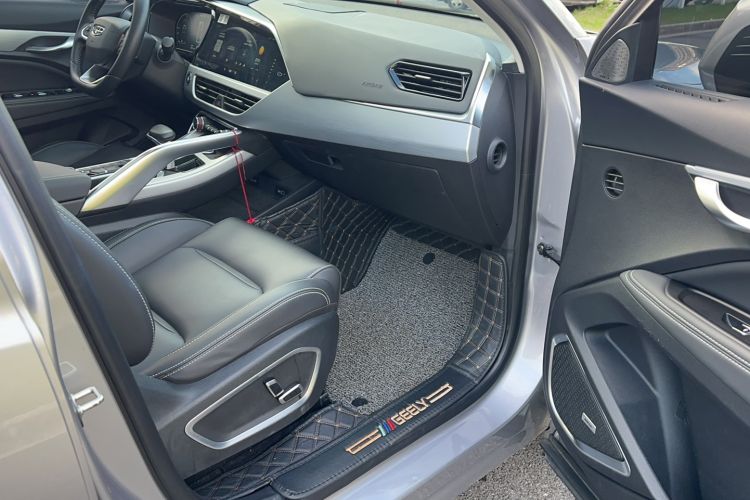 Used Geely Auto Monjaro New Energy 2019 400T YAOXINGZHE Pure Electric Range 80 KM Interior 9