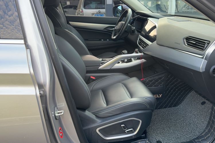 Used Geely Auto Monjaro New Energy 2019 400T YAOXINGZHE Pure Electric Range 80 KM Right Front Seat