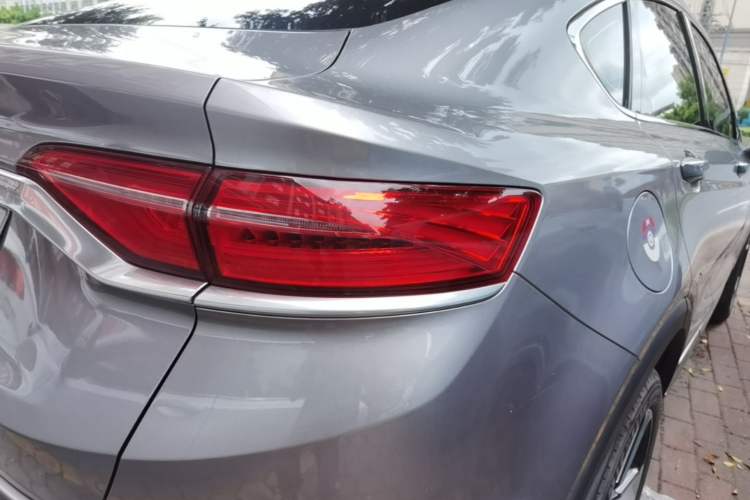 Used Geely Auto Monjaro New Energy 2019 400T YAOXINGZHE Pure Electric Range 80 KM Right Rear Taillight