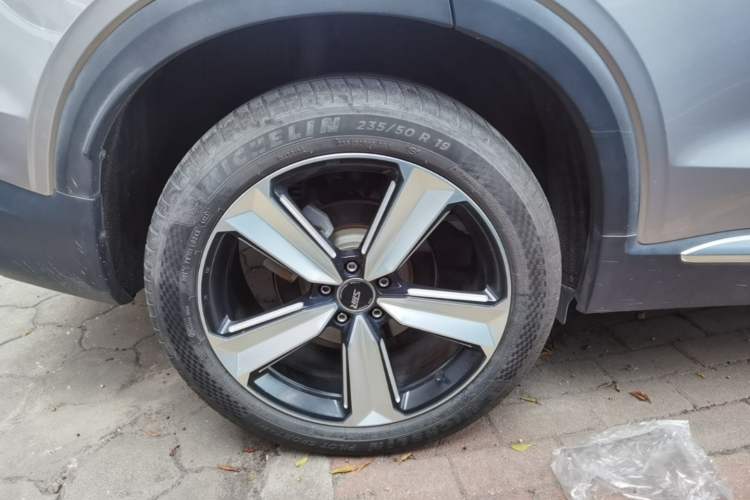 Used Geely Auto Monjaro New Energy 2019 400T YAOXINGZHE Pure Electric Range 80 KM Right Rear Wheel Hub