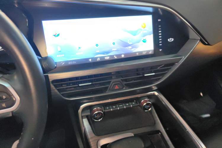 Used Geely Auto Monjaro New Energy 2019 400T Yuxingzhe Pure Electric Range 80 km Audio And AC Panel