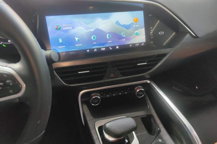 Used Geely Auto Monjaro New Energy 2019 400T Yuxingzhe Pure Electric Range 80 km Audio And AC Panel