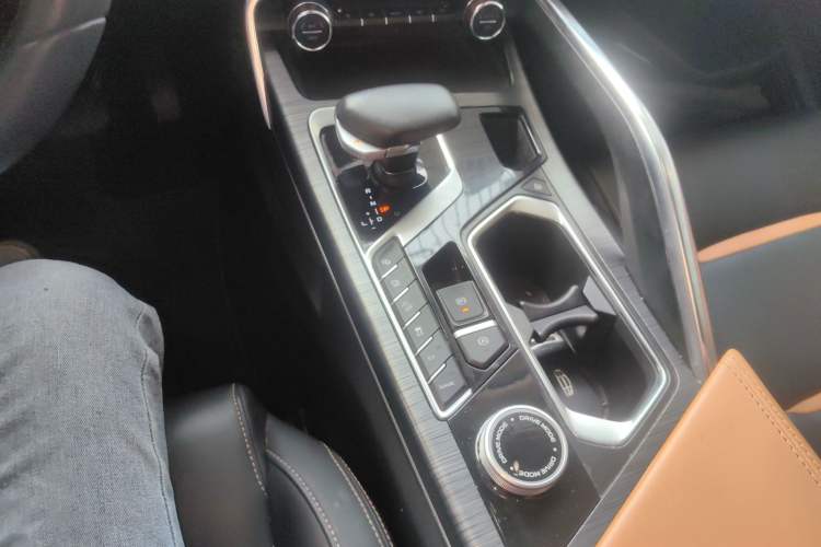 Used Geely Auto Monjaro New Energy 2019 400T Yuxingzhe Pure Electric Range 80 km Gear Lever