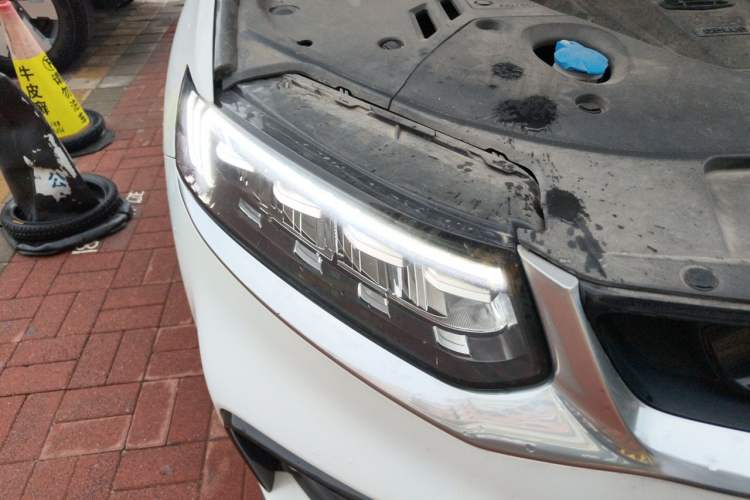 Used Geely Auto Monjaro New Energy 2019 400T YAOXINGER Pure Electric Range 56 km Right Front Headlight