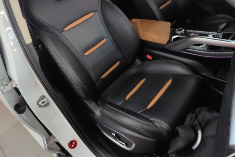 Used Geely Auto Monjaro New Energy 2019 400T Yuxingzhe Pure Electric Range 80 km Right Front Seat