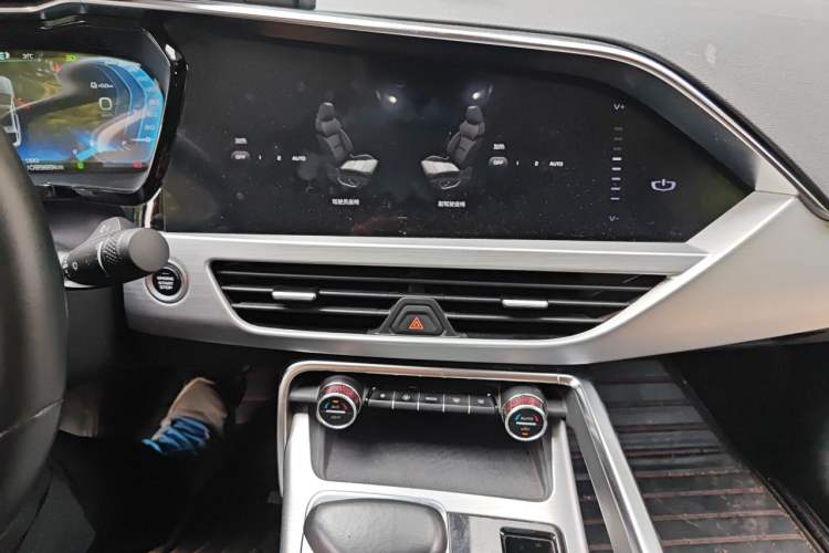 Used Geely Auto Monjaro New Energy 2021 ePro YAOXINGZHE Pure Electric Range 56 KM Audio And AC Panel