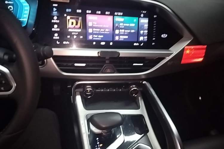 Used Geely Auto Monjaro New Energy 2021 ePro YAOXINGZHE Pure Electric Range 56 KM Audio And AC Panel