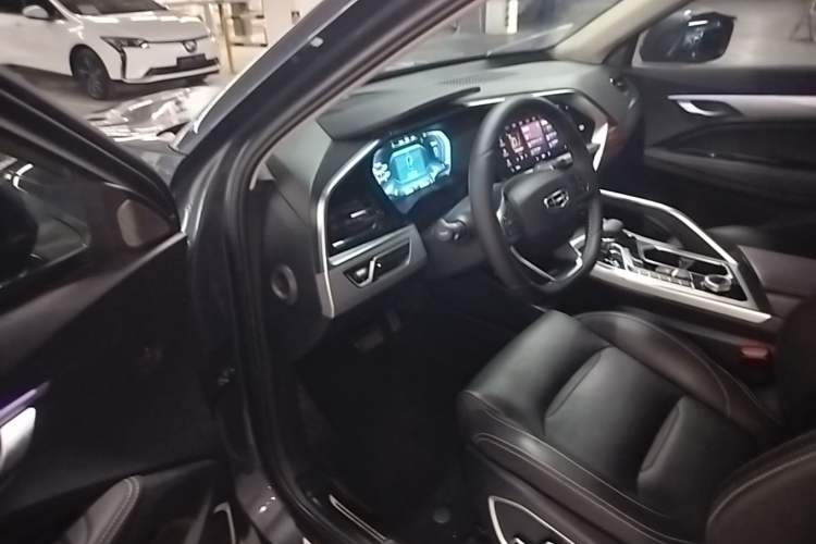 Used Geely Auto Monjaro New Energy 2021 ePro YAOXINGZHE Pure Electric Range 56 KM Driver Seat
