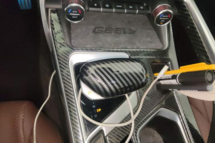 Used Geely Auto Monjaro New Energy 2021 ePro YAOXINGZHE Pure Electric Range 80 KM Gear Lever