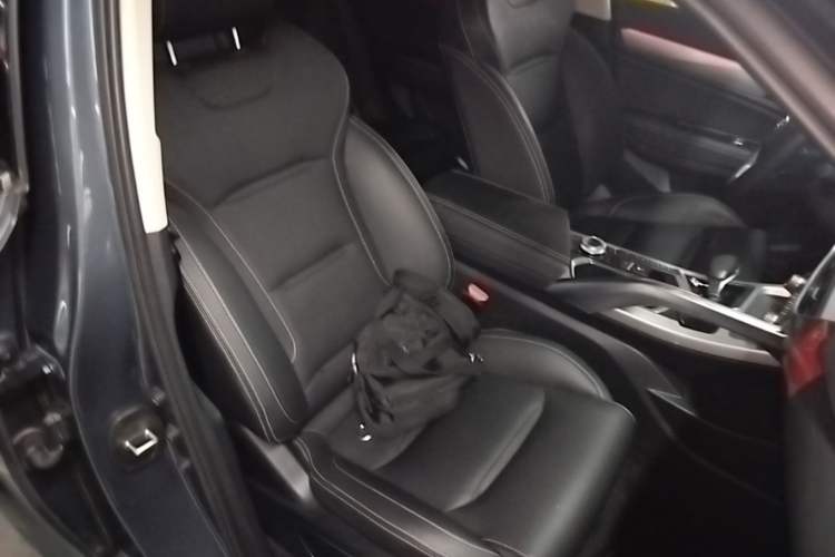 Used Geely Auto Monjaro New Energy 2021 ePro YAOXINGZHE Pure Electric Range 56 KM Right Front Seat