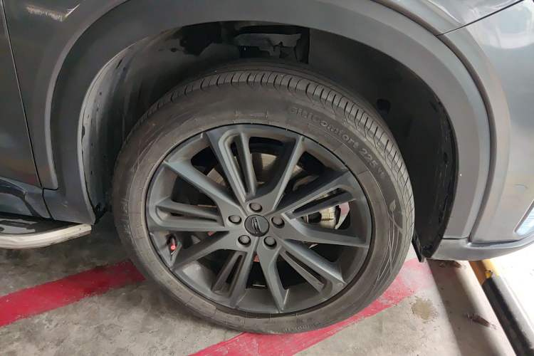 Used Geely Auto Monjaro New Energy 2021 ePro YAOXINGZHE Pure Electric Range 80 KM Right Front Wheel Hub