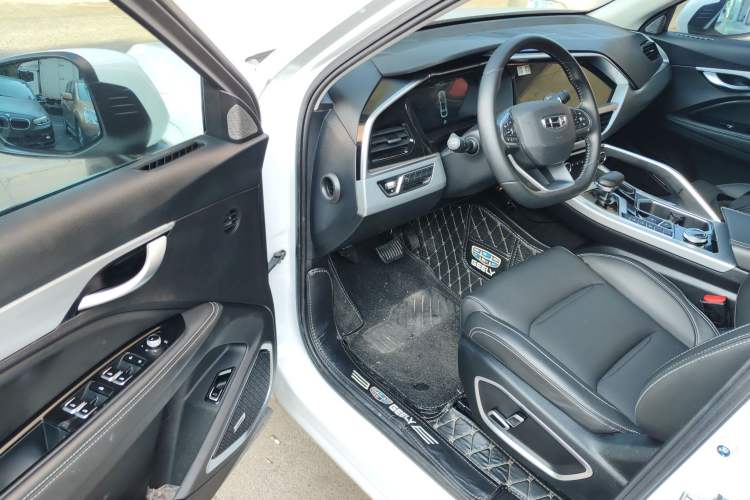 Used Geely Auto Monjaro New Energy 2021 ePro YAOXINGZHE Pure Electric Range 56 KM Driver Seat