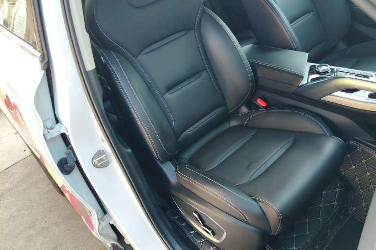 Used Geely Auto Monjaro New Energy 2021 ePro YAOXINGZHE Pure Electric Range 56 KM Right Front Seat