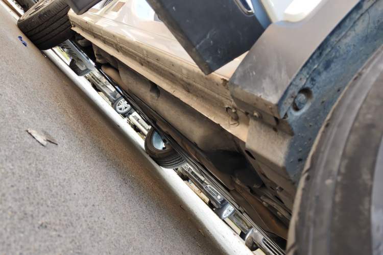 Used Geely Auto Monjaro New Energy 2021 ePro YAOXINGZHE Pure Electric Range 56 KM Right Side Sill