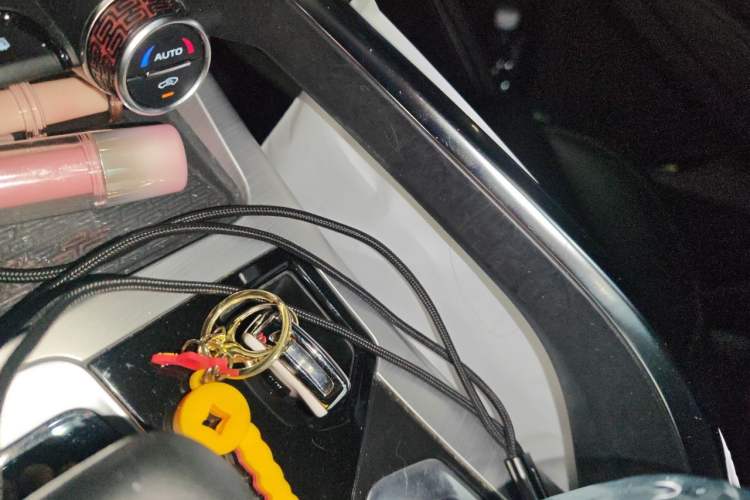Used Geely Auto Monjaro New Energy 2021 ePro YAOXINGZHE Pure Electric Range 56 KM Vehicle Key